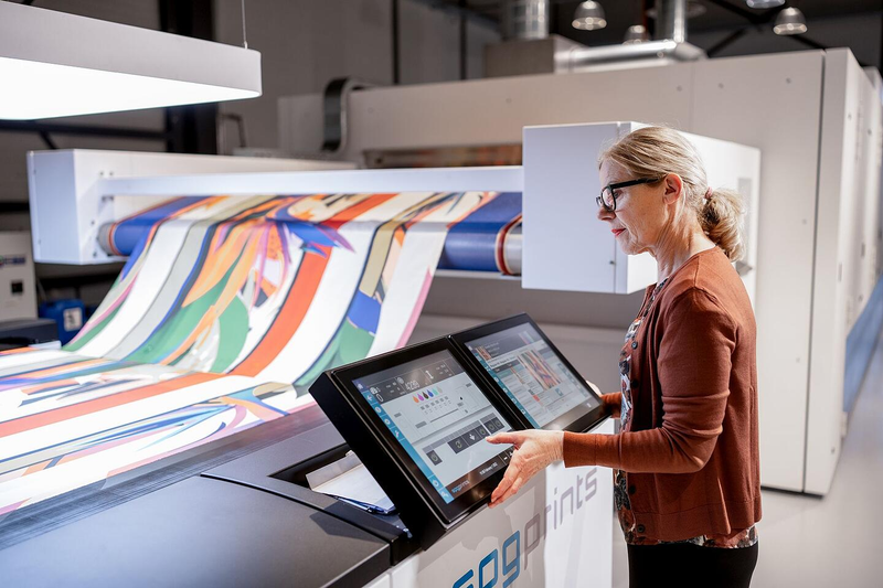 Digital Printing Methods in Clothing: Sublimation, Direct to Fabric, Hybrid, and Rotary Printing